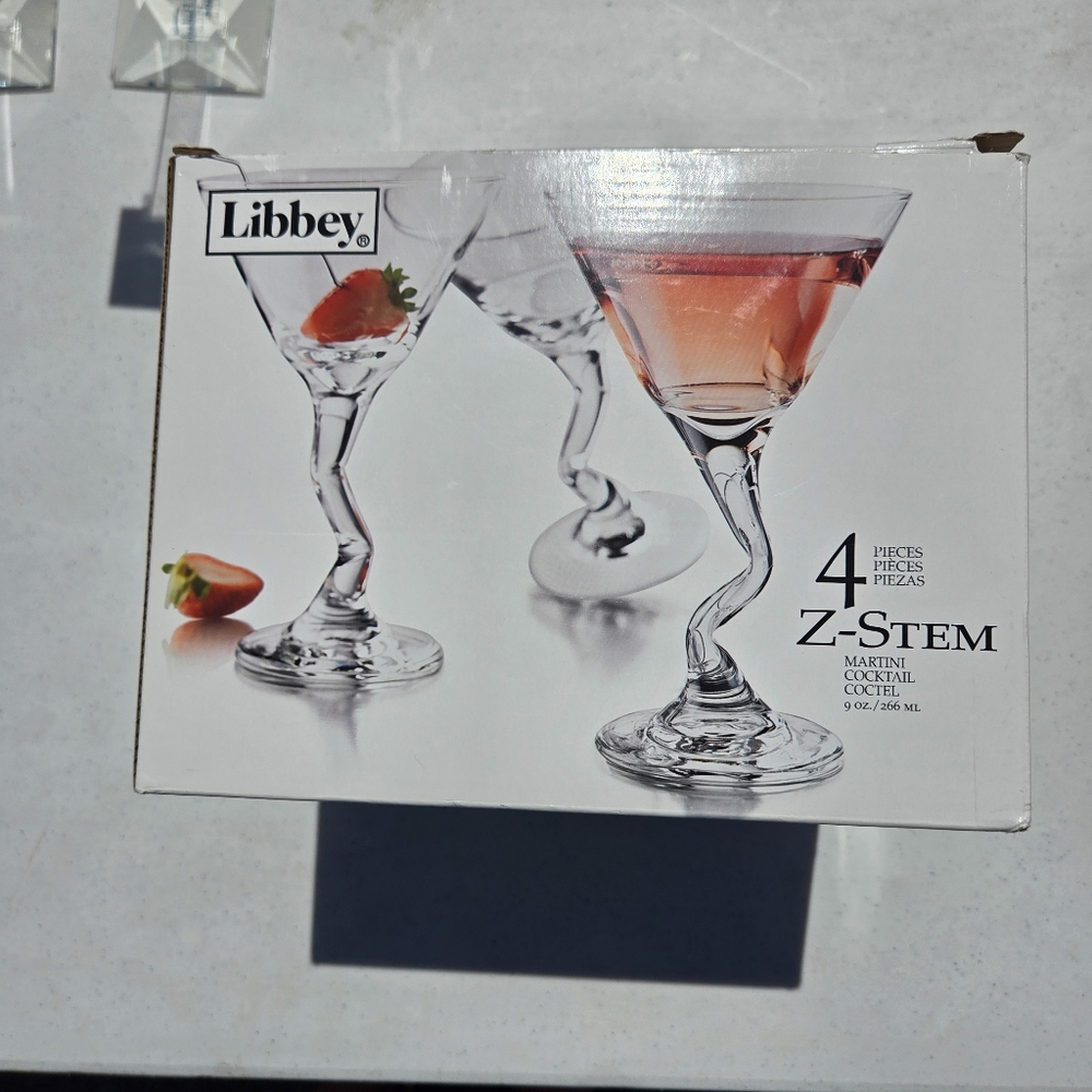 Set Of 4 Libbey Z-Stem Martini Glasses